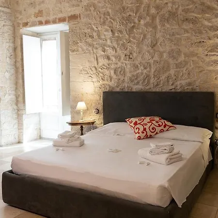 Graffiti Living - Santa Rita - Rooms Bed & Breakfast 4*